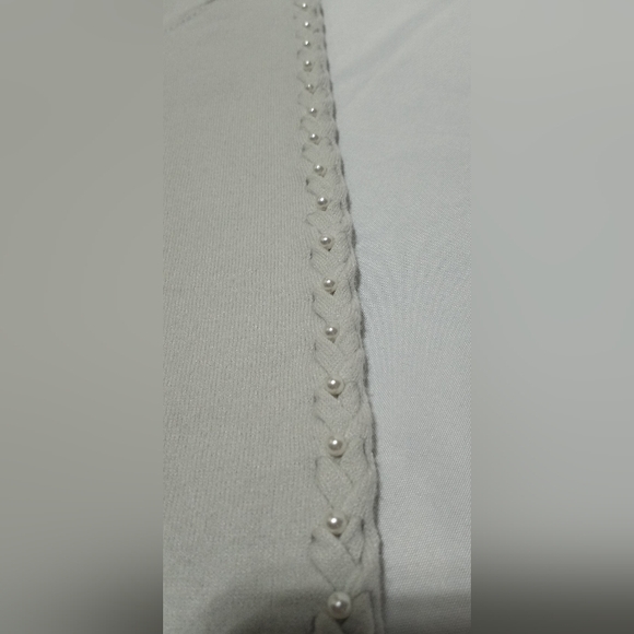 Soft Surroundings Cordillera Dove Gray Pearl Braided Sweater Size Medium - Picture 6 of 9